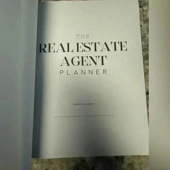 NWOT Real Estate Agent Planner Everything a Real Estate Agent Needs - Picture 2 of 5